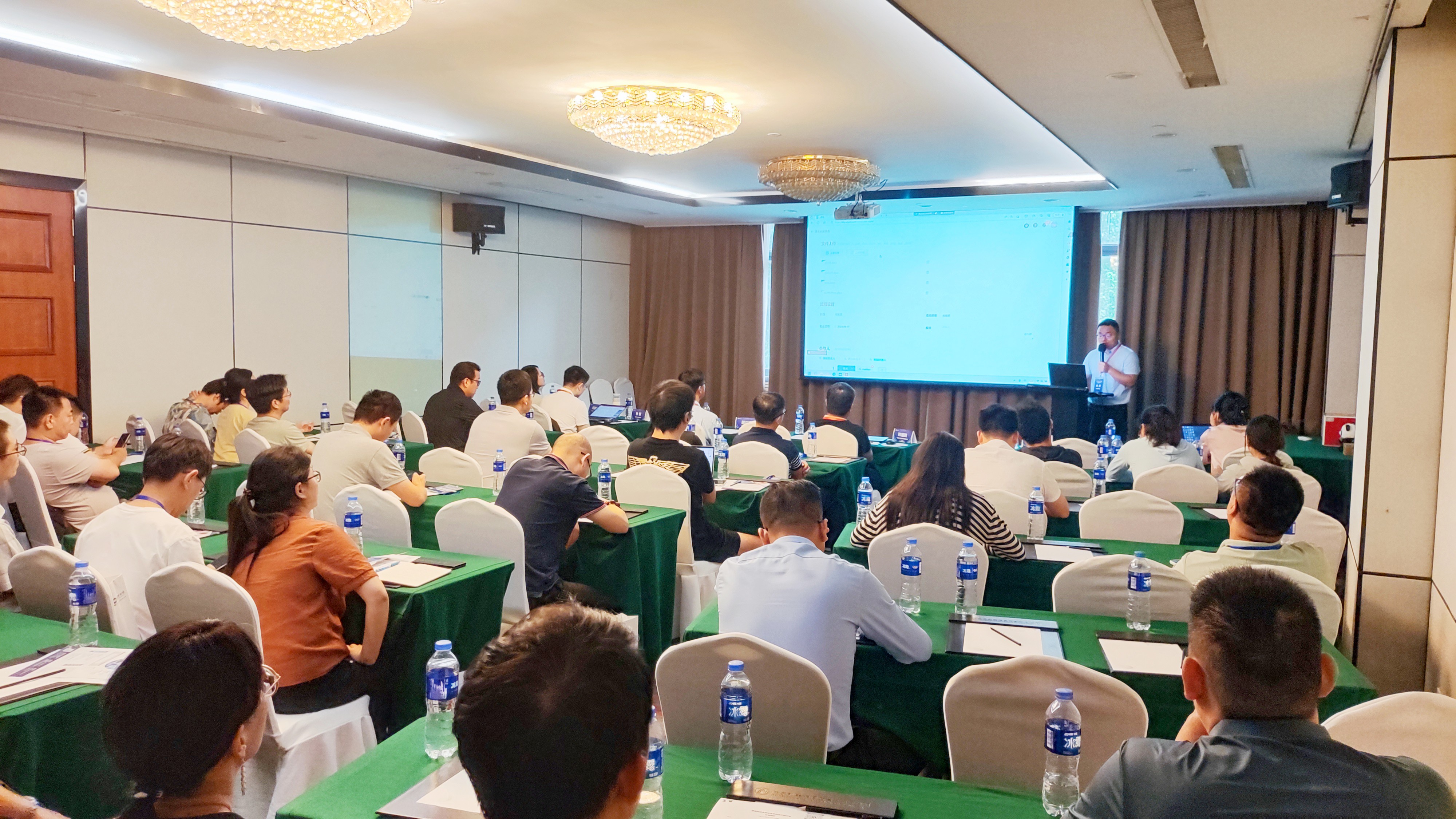 ecab415857e56b5ab5c4bc45288f1148.jpg
